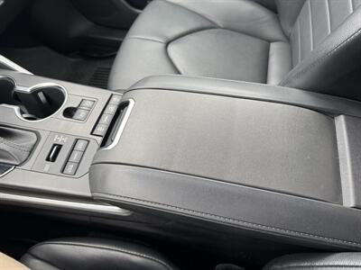 2021 Toyota Highlander XLE   - Photo 16 - Schoolcraft, MI 49087