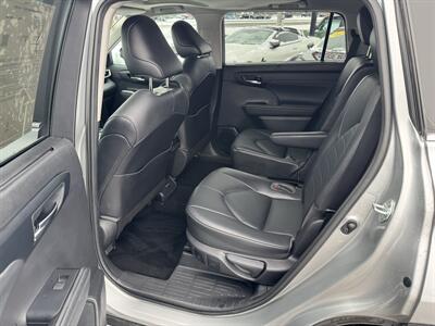 2021 Toyota Highlander XLE   - Photo 21 - Schoolcraft, MI 49087