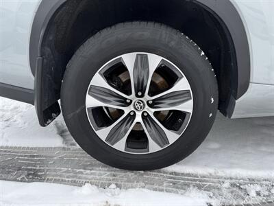 2021 Toyota Highlander XLE   - Photo 32 - Schoolcraft, MI 49087