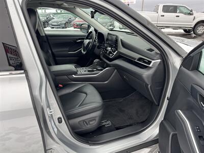 2021 Toyota Highlander XLE   - Photo 30 - Schoolcraft, MI 49087