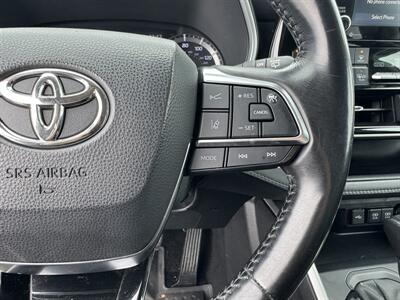 2021 Toyota Highlander XLE   - Photo 9 - Schoolcraft, MI 49087