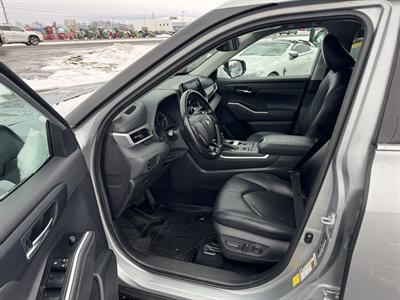 2021 Toyota Highlander XLE   - Photo 5 - Schoolcraft, MI 49087