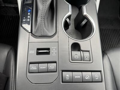 2021 Toyota Highlander XLE   - Photo 15 - Schoolcraft, MI 49087