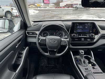2021 Toyota Highlander XLE   - Photo 20 - Schoolcraft, MI 49087