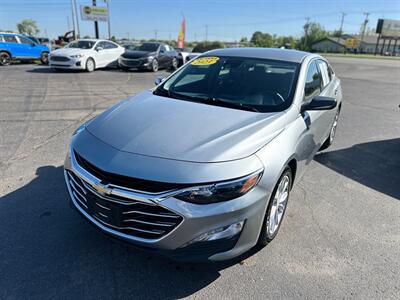 2023 Chevrolet Malibu LT   - Photo 4 - Schoolcraft, MI 49087