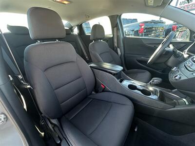 2023 Chevrolet Malibu LT   - Photo 13 - Schoolcraft, MI 49087