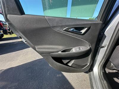 2023 Chevrolet Malibu LT   - Photo 21 - Schoolcraft, MI 49087