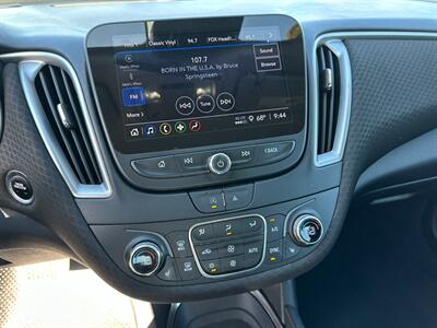 2023 Chevrolet Malibu LT   - Photo 37 - Schoolcraft, MI 49087
