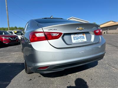 2023 Chevrolet Malibu LT   - Photo 7 - Schoolcraft, MI 49087