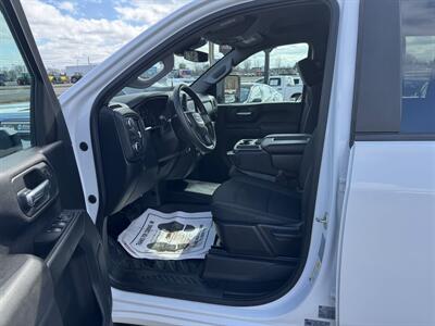 2024 GMC Sierra 2500HD Pro   - Photo 8 - Schoolcraft, MI 49087