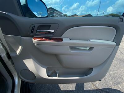 2014 GMC Yukon SLT   - Photo 11 - Schoolcraft, MI 49087