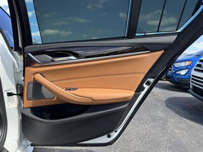 2020 BMW 5 Series M550i xDrive   - Photo 29 - Schoolcraft, MI 49087