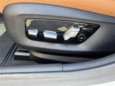 2020 BMW 5 Series M550i xDrive   - Photo 10 - Schoolcraft, MI 49087