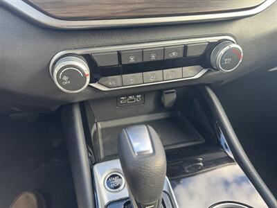 2024 Nissan Altima 2.5 SV   - Photo 16 - Schoolcraft, MI 49087