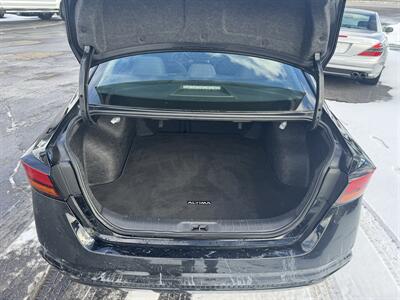 2024 Nissan Altima 2.5 SV   - Photo 22 - Schoolcraft, MI 49087