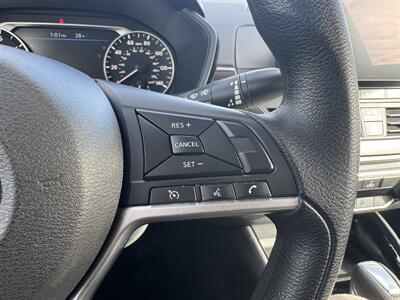 2024 Nissan Altima 2.5 SV   - Photo 11 - Schoolcraft, MI 49087