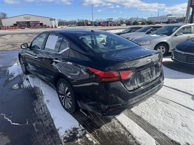 2024 Nissan Altima 2.5 SV   - Photo 2 - Schoolcraft, MI 49087