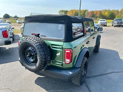 2022 Ford Bronco Black Diamond   - Photo 8 - Schoolcraft, MI 49087