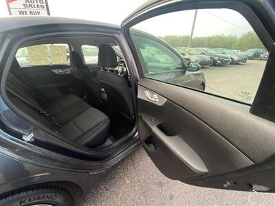 2024 Kia Forte LXS   - Photo 12 - Schoolcraft, MI 49087