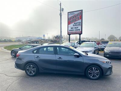 2024 Kia Forte LXS   - Photo 1 - Schoolcraft, MI 49087