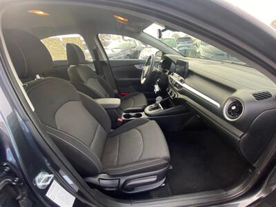 2024 Kia Forte LXS   - Photo 9 - Schoolcraft, MI 49087
