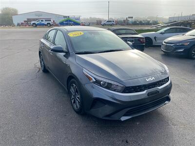 2024 Kia Forte LXS   - Photo 2 - Schoolcraft, MI 49087