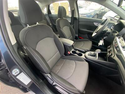 2024 Kia Forte LXS   - Photo 10 - Schoolcraft, MI 49087