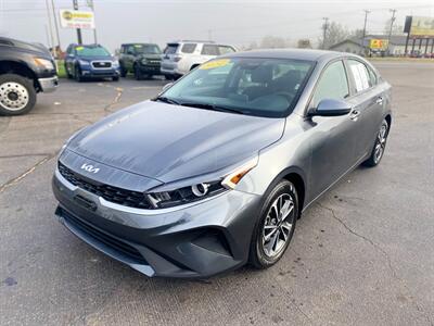 2024 Kia Forte LXS   - Photo 4 - Schoolcraft, MI 49087