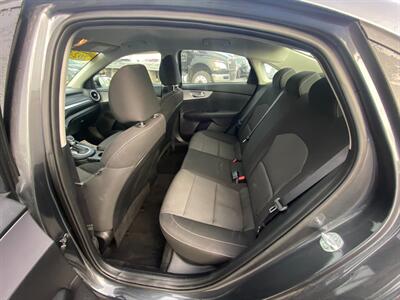 2024 Kia Forte LXS   - Photo 16 - Schoolcraft, MI 49087