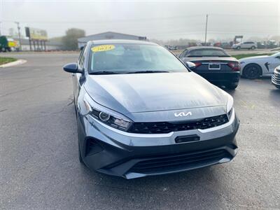 2024 Kia Forte LXS   - Photo 3 - Schoolcraft, MI 49087