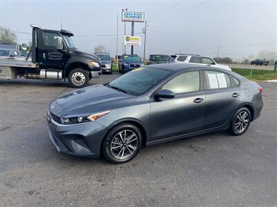 2024 Kia Forte LXS   - Photo 5 - Schoolcraft, MI 49087