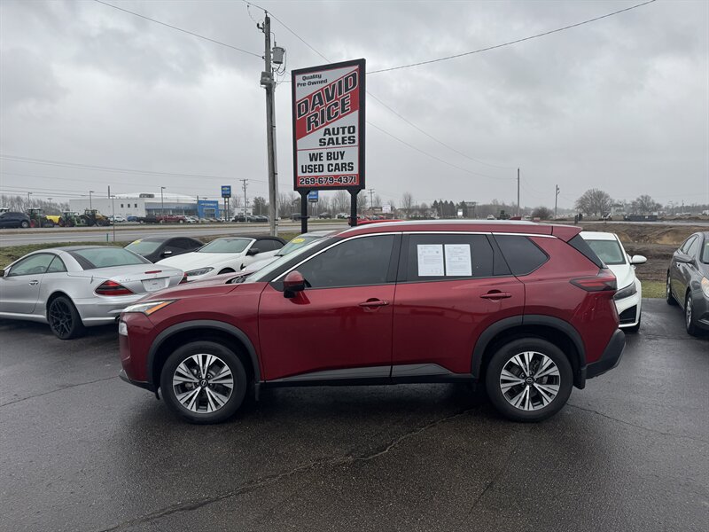 2022 Nissan Rogue SV   - Photo 1 - Schoolcraft, MI 49087