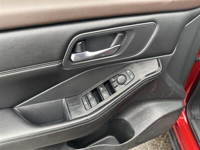 2022 Nissan Rogue SV   - Photo 6 - Schoolcraft, MI 49087