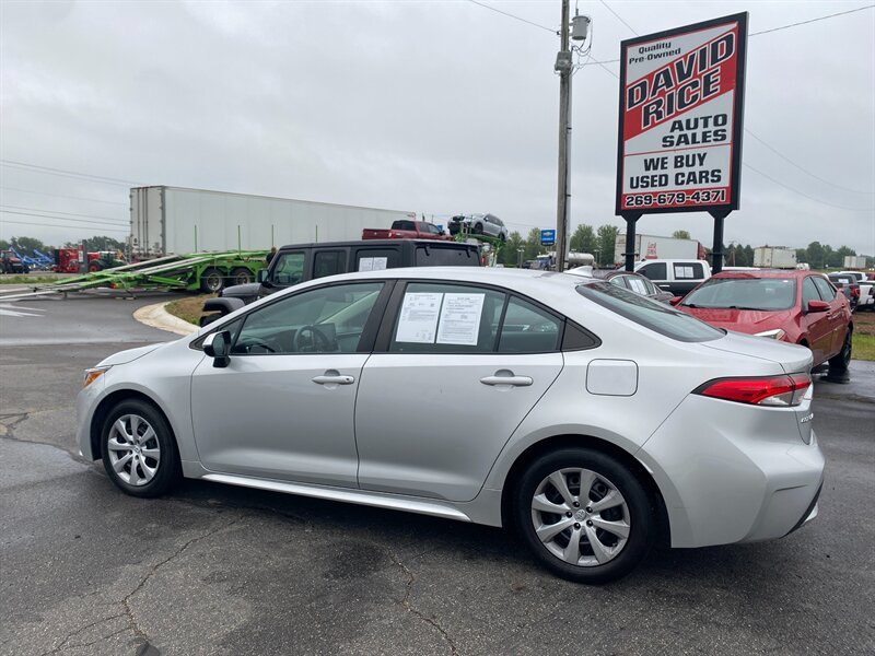2021 Toyota Corolla LE - Photo 1 - Schoolcraft, MI 49087
