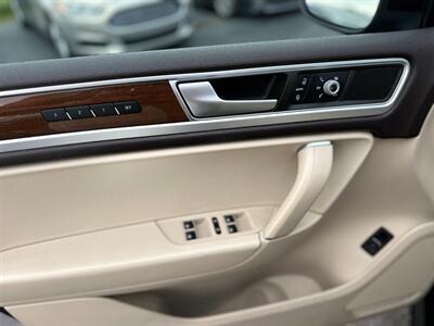2015 Volkswagen Touareg TDI Sport   - Photo 37 - Schoolcraft, MI 49087