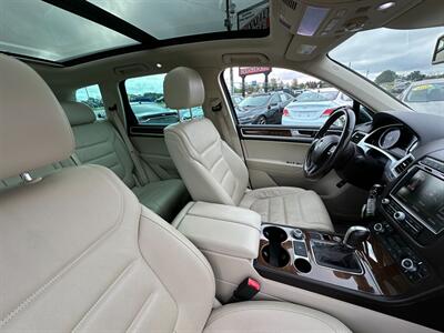 2015 Volkswagen Touareg TDI Sport   - Photo 14 - Schoolcraft, MI 49087