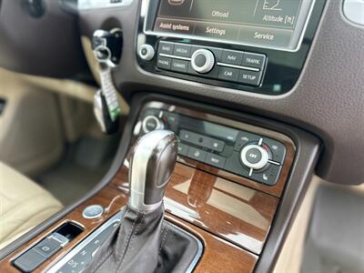 2015 Volkswagen Touareg TDI Sport   - Photo 19 - Schoolcraft, MI 49087