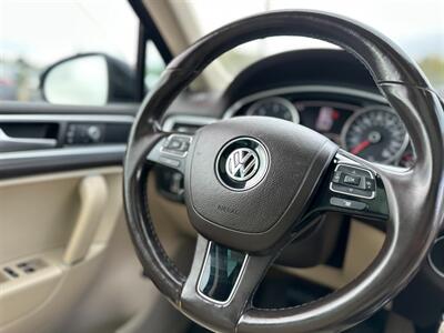 2015 Volkswagen Touareg TDI Sport   - Photo 22 - Schoolcraft, MI 49087