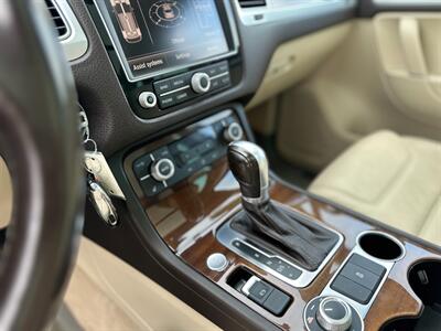 2015 Volkswagen Touareg TDI Sport   - Photo 36 - Schoolcraft, MI 49087