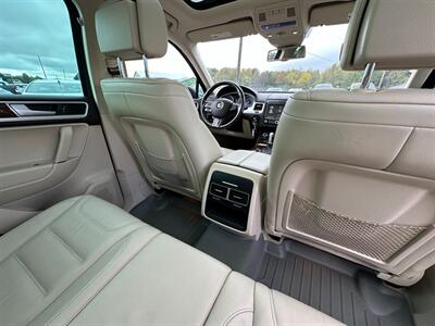 2015 Volkswagen Touareg TDI Sport   - Photo 24 - Schoolcraft, MI 49087