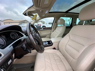 2015 Volkswagen Touareg TDI Sport   - Photo 30 - Schoolcraft, MI 49087