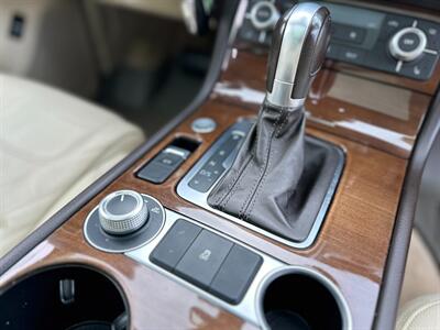 2015 Volkswagen Touareg TDI Sport   - Photo 20 - Schoolcraft, MI 49087