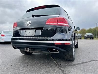 2015 Volkswagen Touareg TDI Sport   - Photo 10 - Schoolcraft, MI 49087