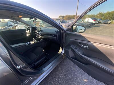 2023 Nissan Sentra SV   - Photo 9 - Schoolcraft, MI 49087