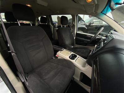 2016 Dodge Grand Caravan SXT   - Photo 11 - Schoolcraft, MI 49087