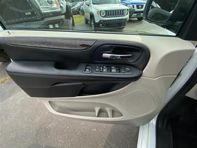 2016 Dodge Grand Caravan SXT   - Photo 26 - Schoolcraft, MI 49087