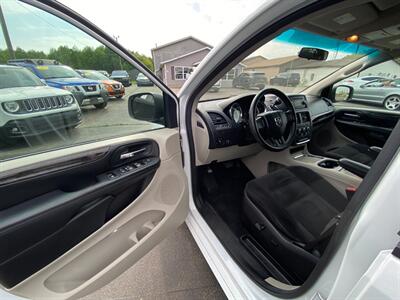 2016 Dodge Grand Caravan SXT   - Photo 25 - Schoolcraft, MI 49087
