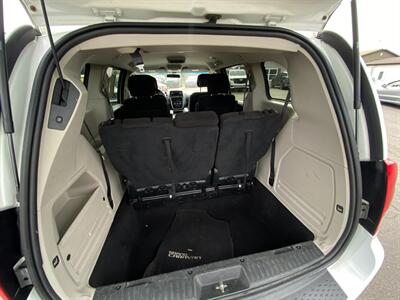 2016 Dodge Grand Caravan SXT   - Photo 20 - Schoolcraft, MI 49087
