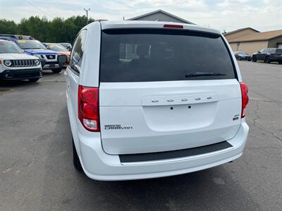 2016 Dodge Grand Caravan SXT   - Photo 6 - Schoolcraft, MI 49087