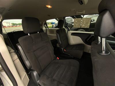 2016 Dodge Grand Caravan SXT   - Photo 15 - Schoolcraft, MI 49087